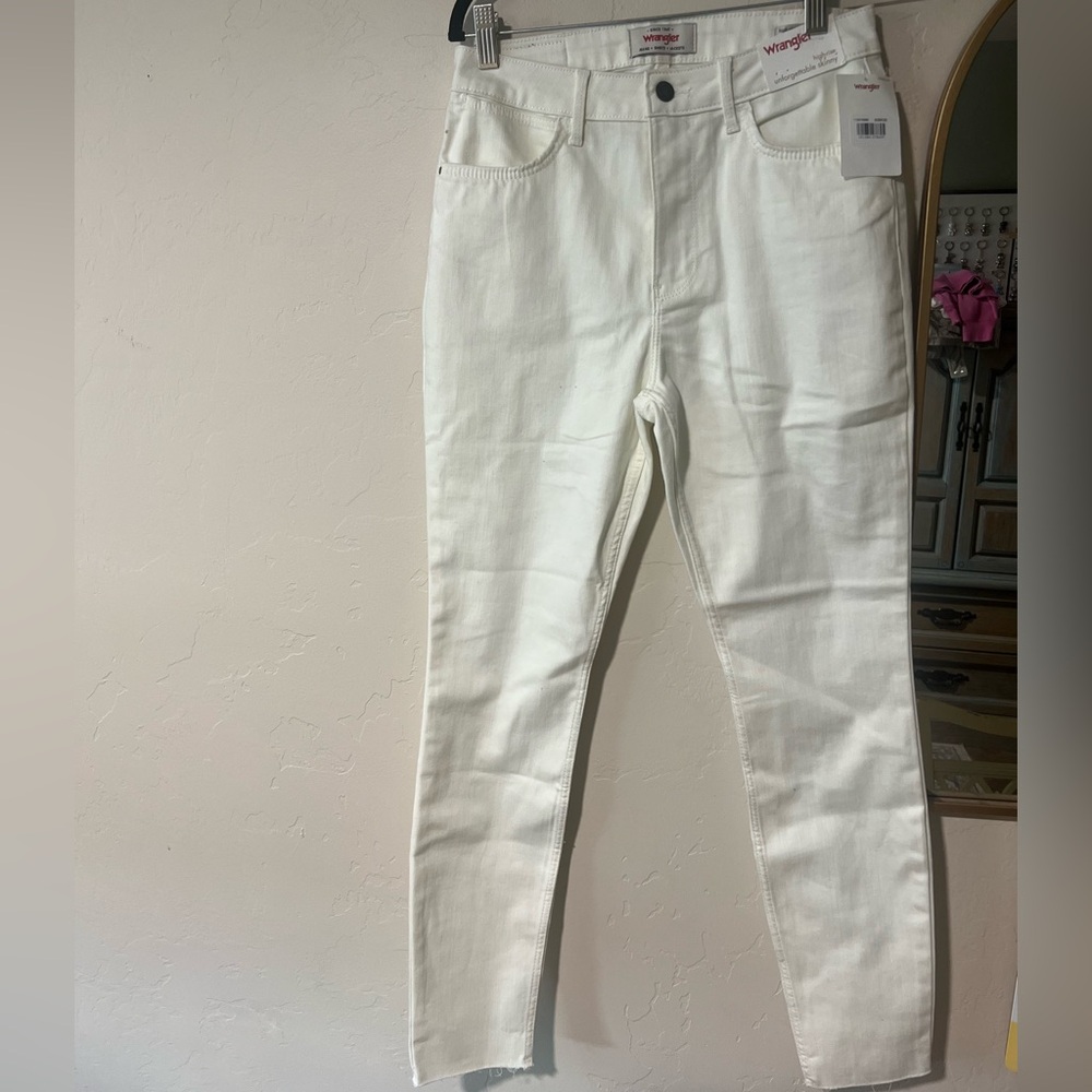 Wrangler High-Rise Unforgettable Skinny Jeans Size 6 28X28